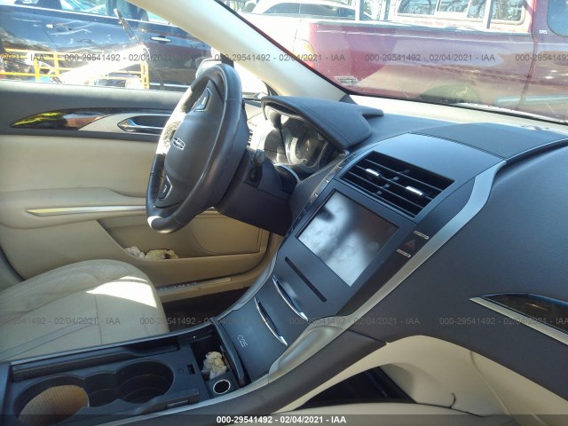 Photo 4 VIN: 3LN6L2G9XER807145 - LINCOLN MKZ 