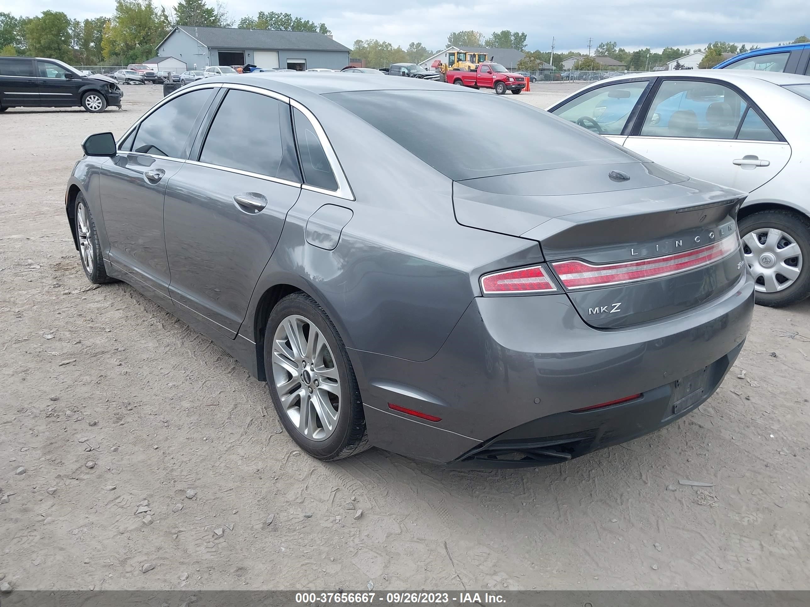 Photo 2 VIN: 3LN6L2G9XER824091 - LINCOLN MKZ 