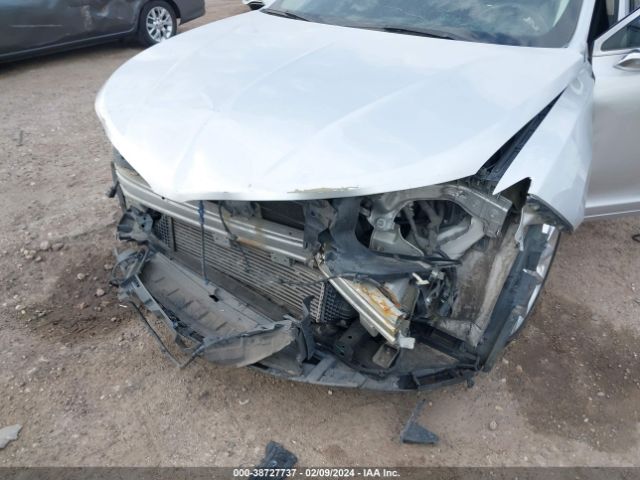 Photo 5 VIN: 3LN6L2G9XGR613038 - LINCOLN MKZ 