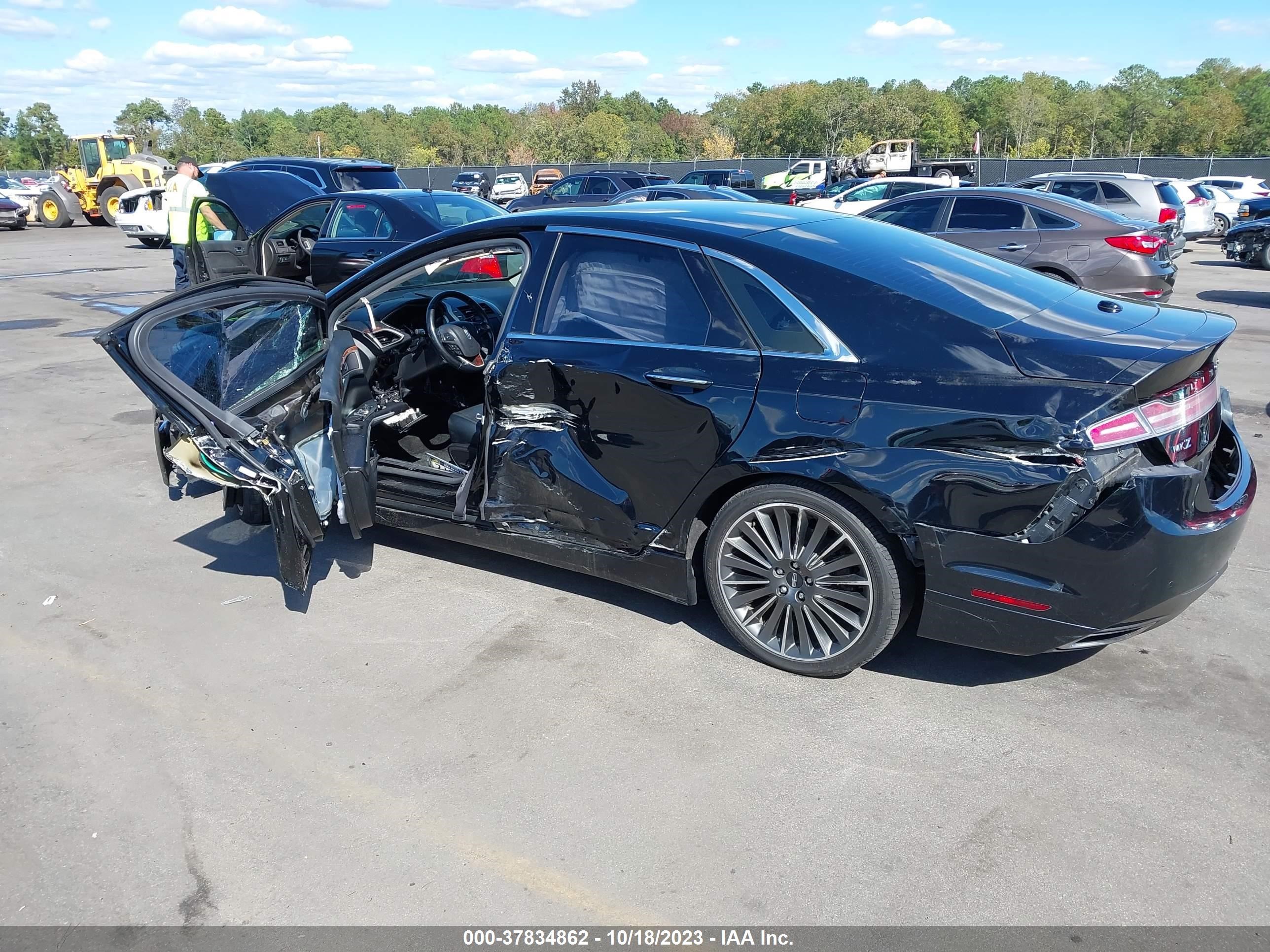 Photo 2 VIN: 3LN6L2G9XGR617039 - LINCOLN MKZ 