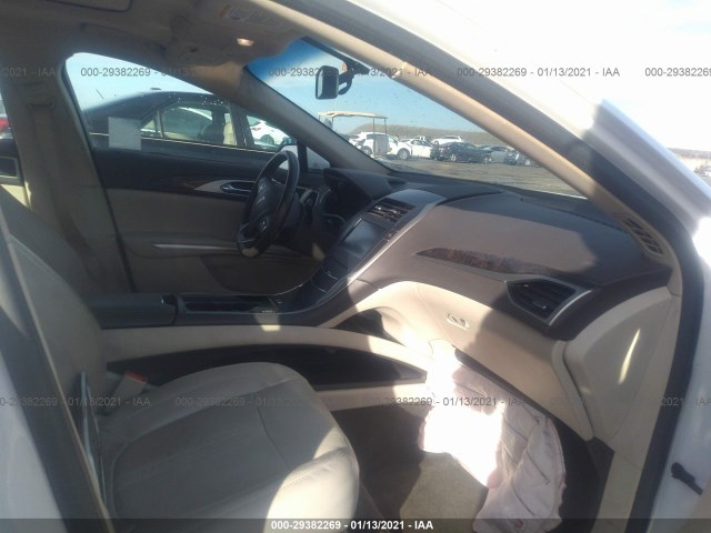 Photo 4 VIN: 3LN6L2GK2GR622500 - LINCOLN MKZ 