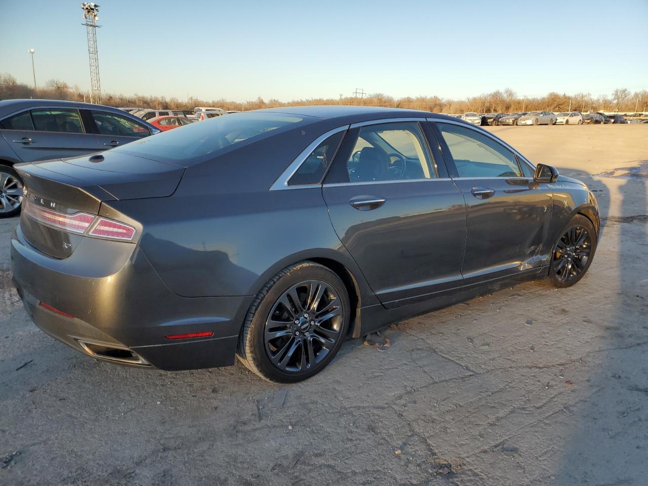 Photo 2 VIN: 3LN6L2GK3FR608605 - LINCOLN MKZ 