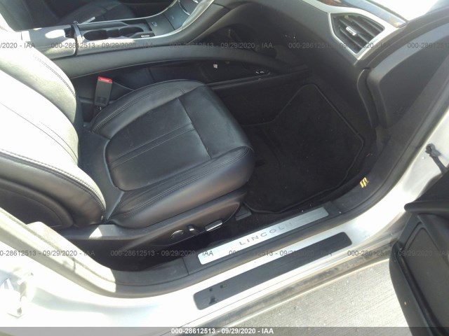 Photo 5 VIN: 3LN6L2GK7GR603117 - LINCOLN MKZ 