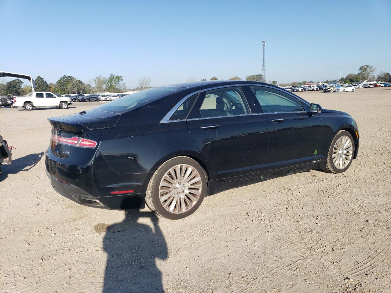 Photo 2 VIN: 3LN6L2J91GR602521 - LINCOLN MKZ 