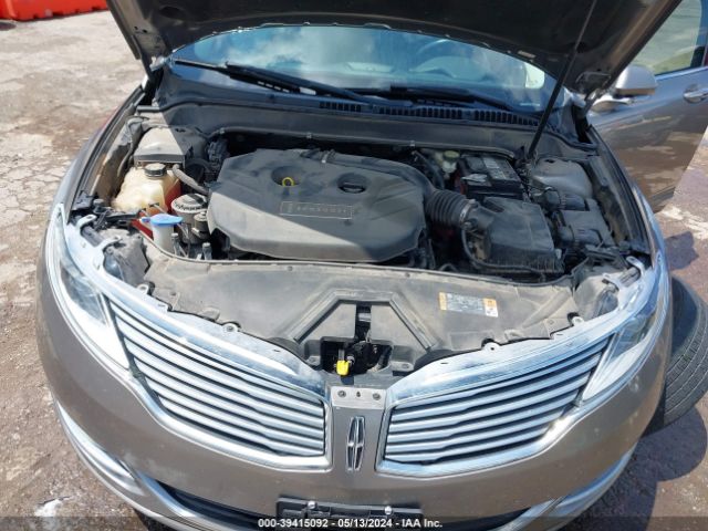 Photo 9 VIN: 3LN6L2J92GR611566 - LINCOLN MKZ 