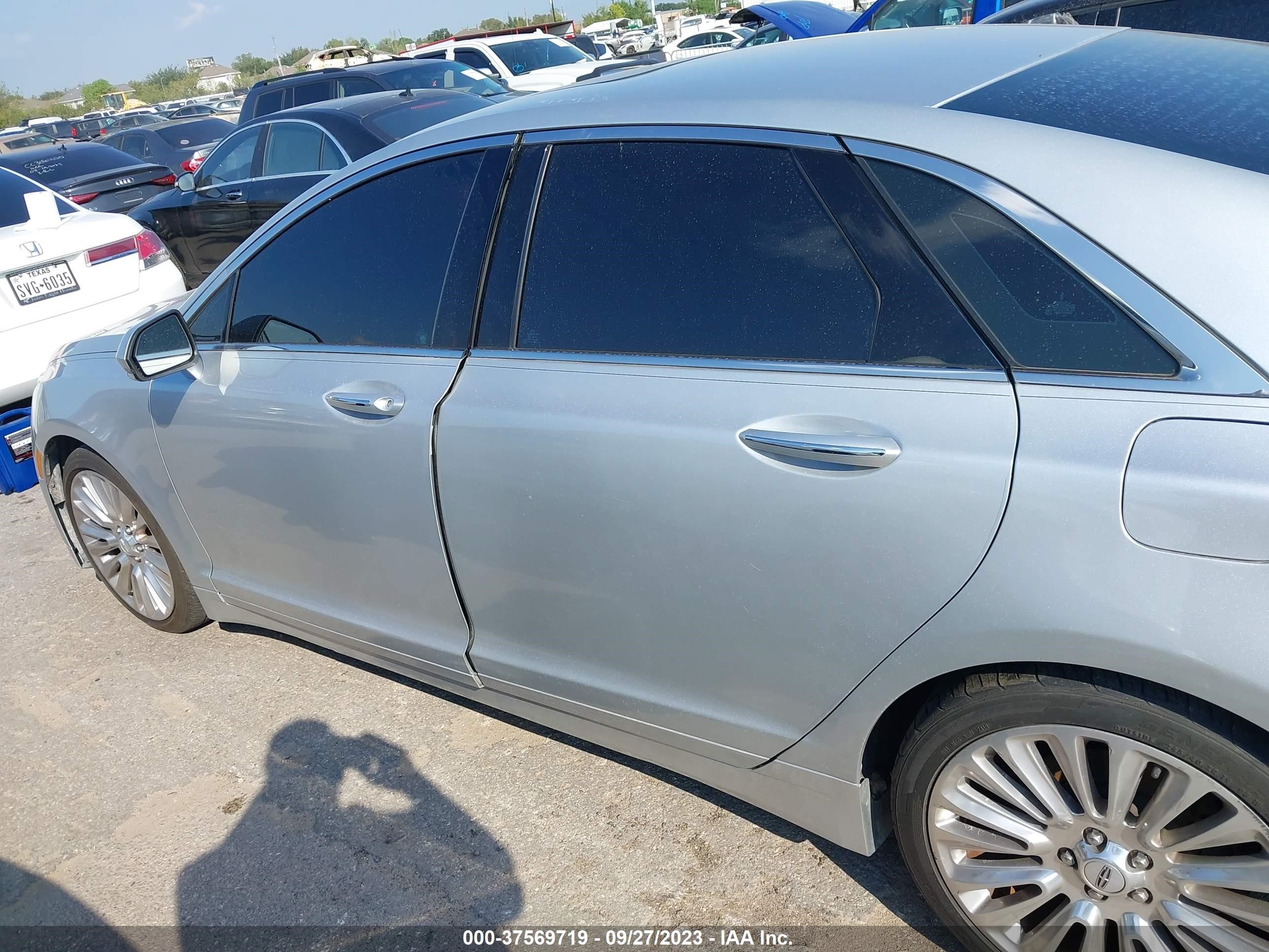 Photo 13 VIN: 3LN6L2J95ER820085 - LINCOLN MKZ 