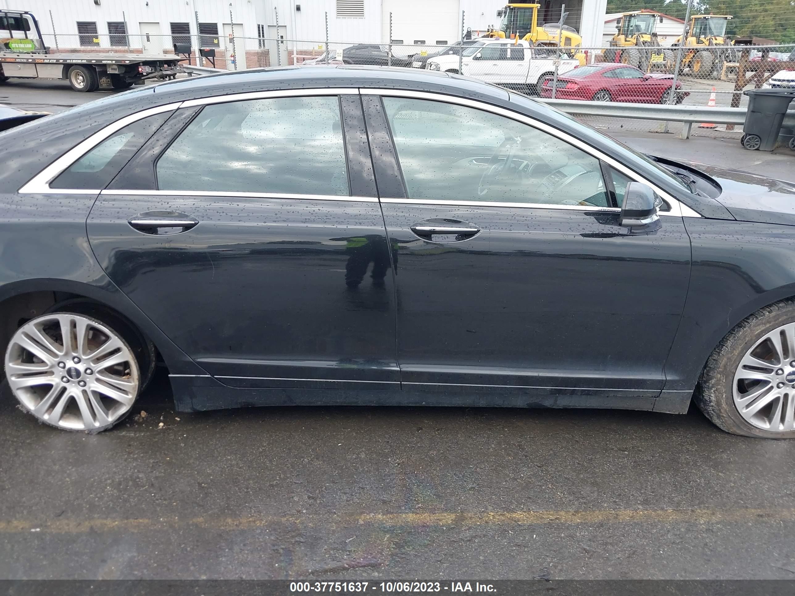 Photo 12 VIN: 3LN6L2J96ER810164 - LINCOLN MKZ 