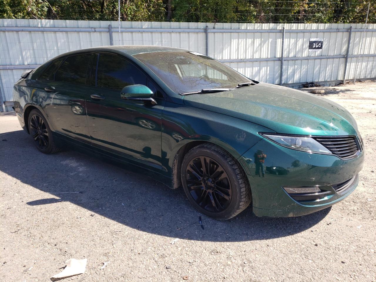 Photo 3 VIN: 3LN6L2J9XFR601768 - LINCOLN MKZ 