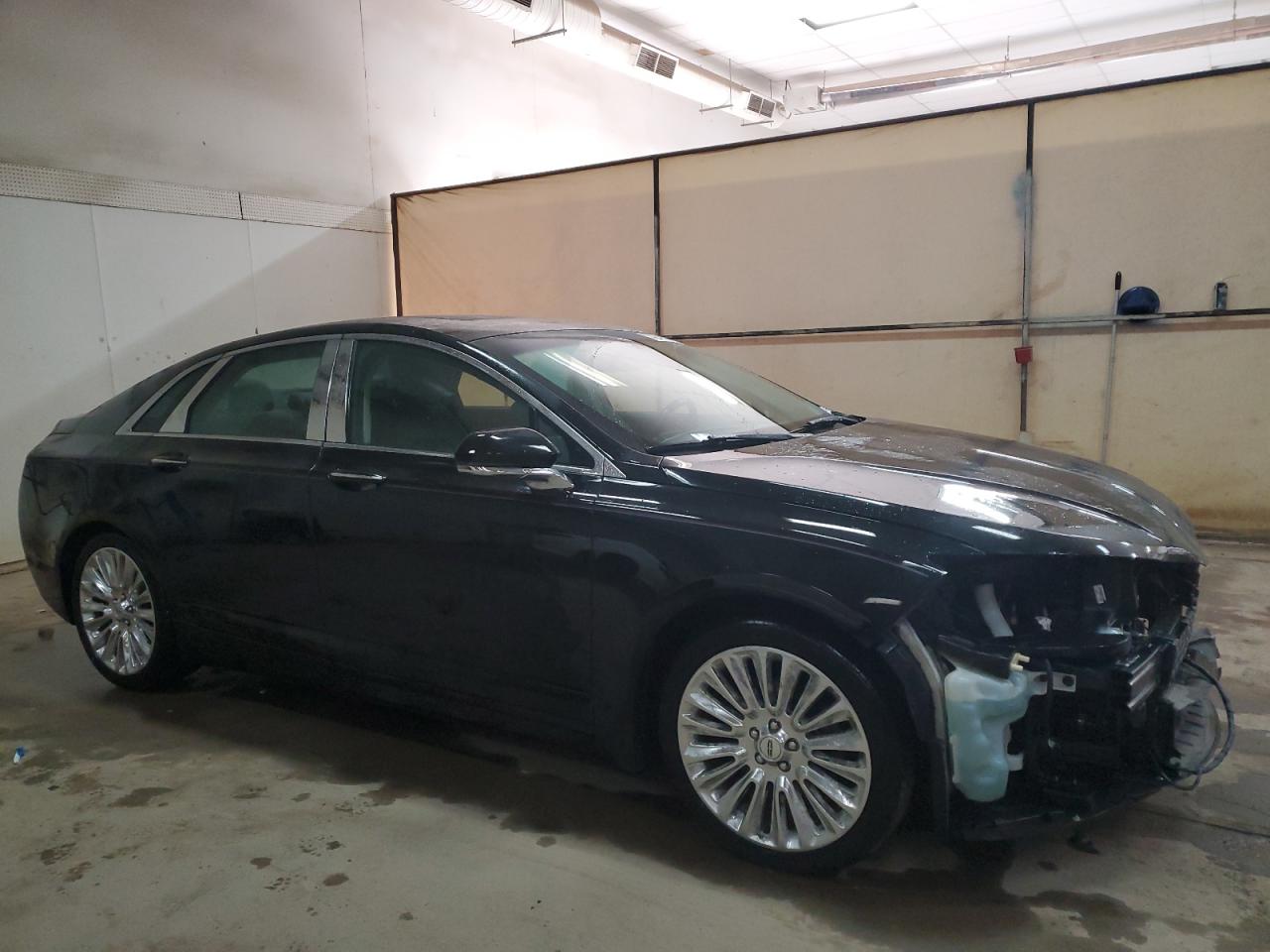 Photo 3 VIN: 3LN6L2J9XGR600511 - LINCOLN MKZ 