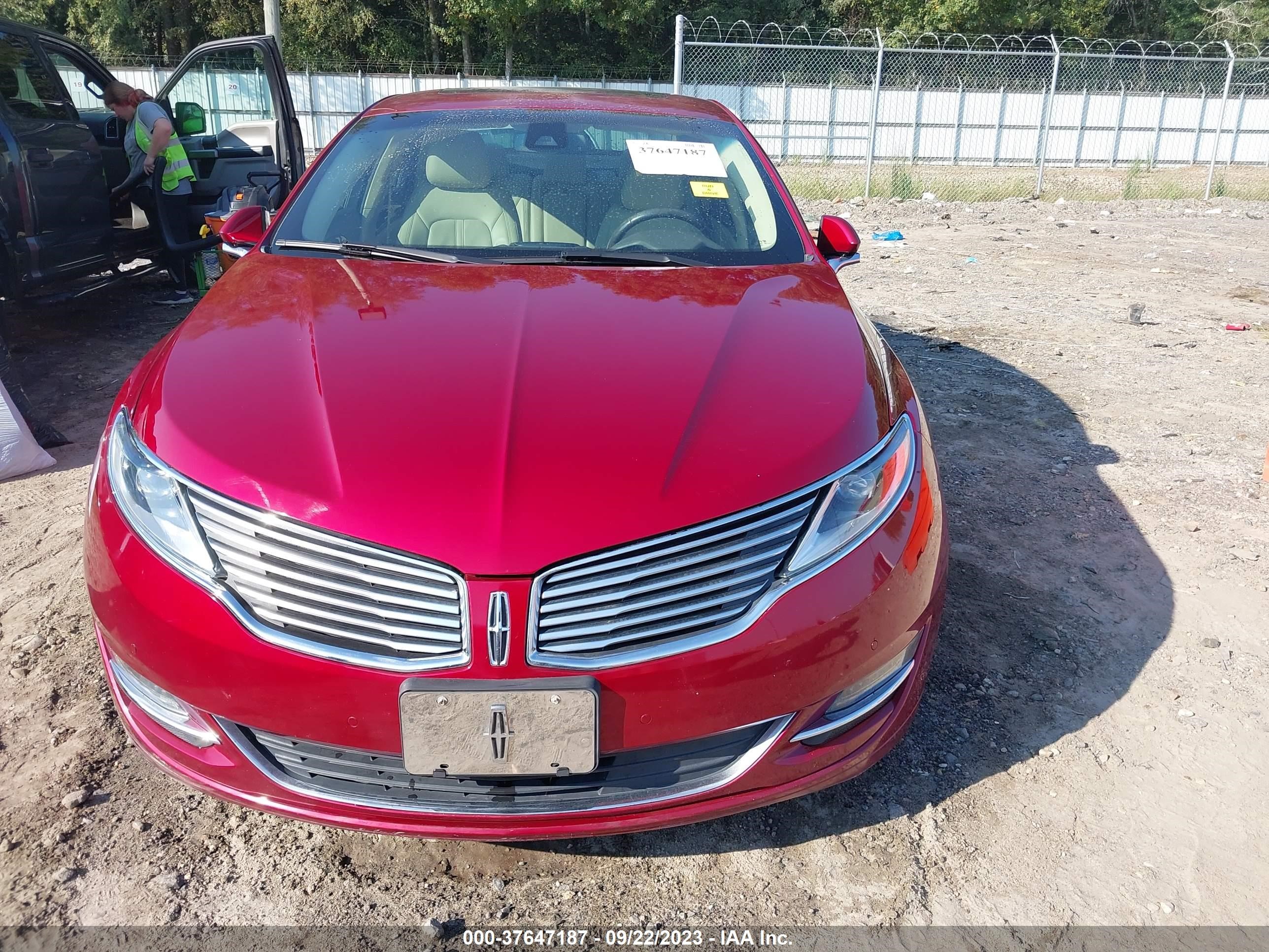 Photo 12 VIN: 3LN6L2JK4FR610193 - LINCOLN MKZ 