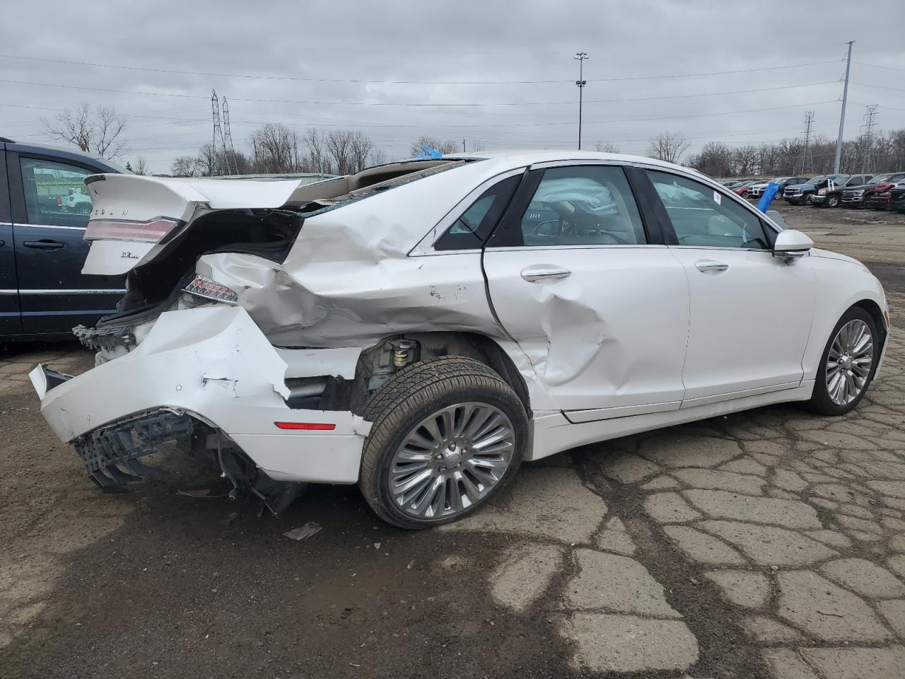 Photo 2 VIN: 3LN6L2JK4GR609207 - LINCOLN MKZ 