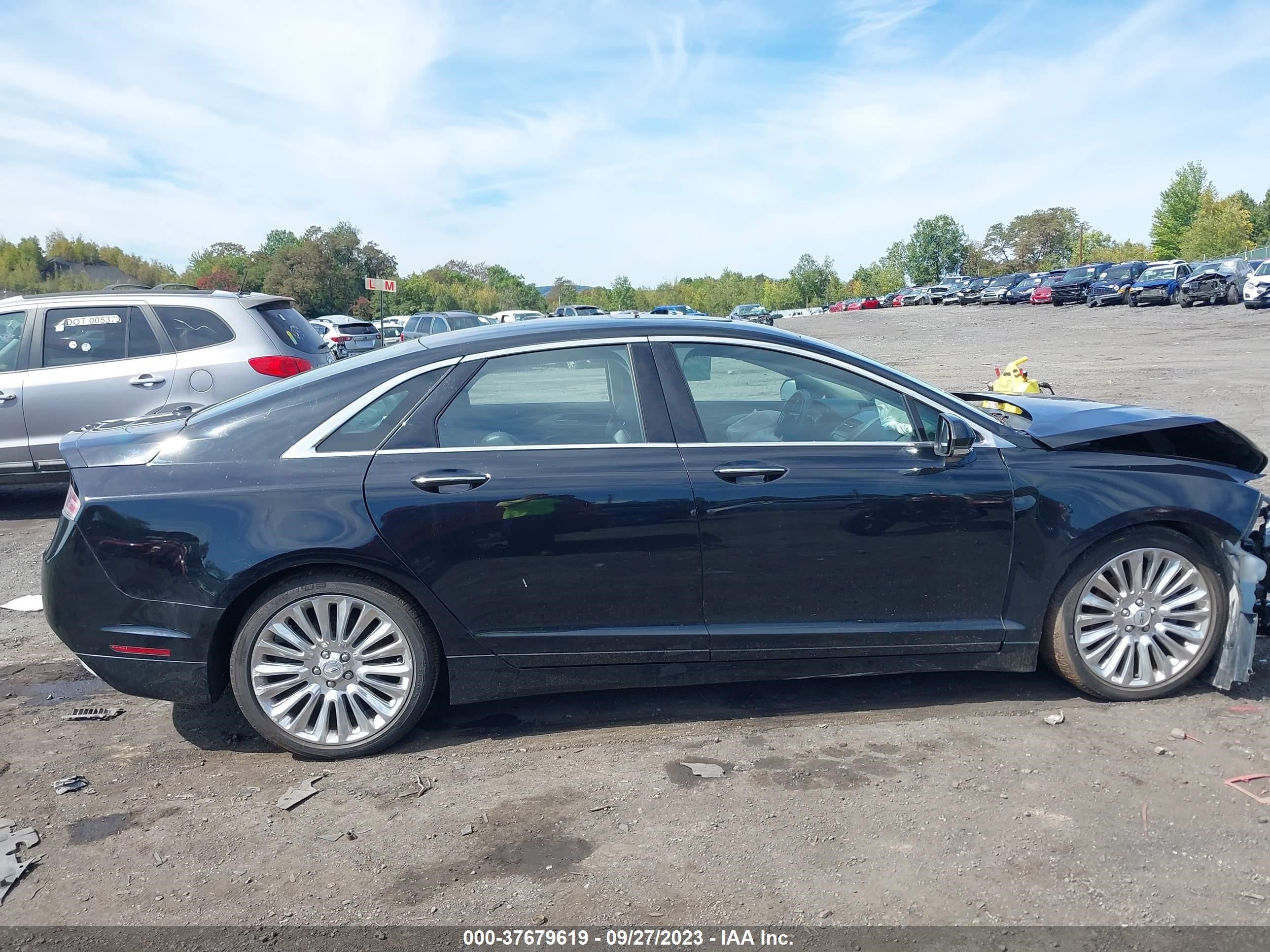 Photo 12 VIN: 3LN6L2JK4GR630431 - LINCOLN MKZ 