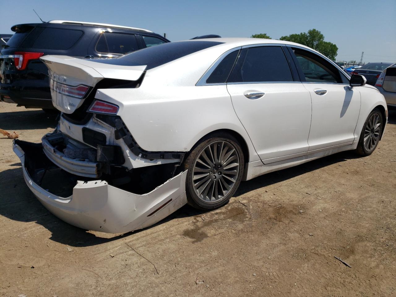 Photo 2 VIN: 3LN6L2LU0FR624607 - LINCOLN MKZ 