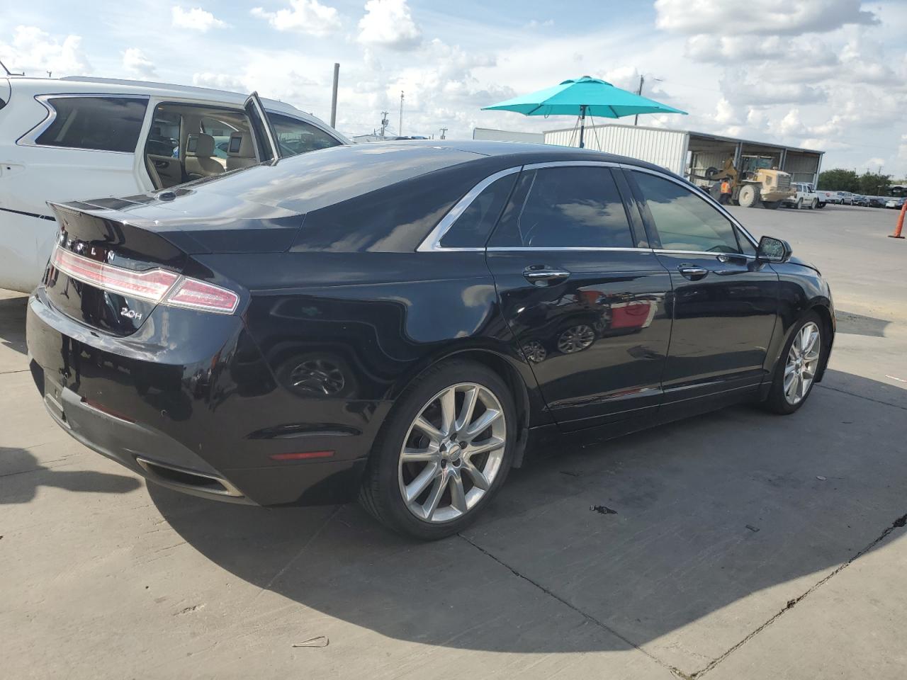 Photo 2 VIN: 3LN6L2LU0GR634006 - LINCOLN MKZ 