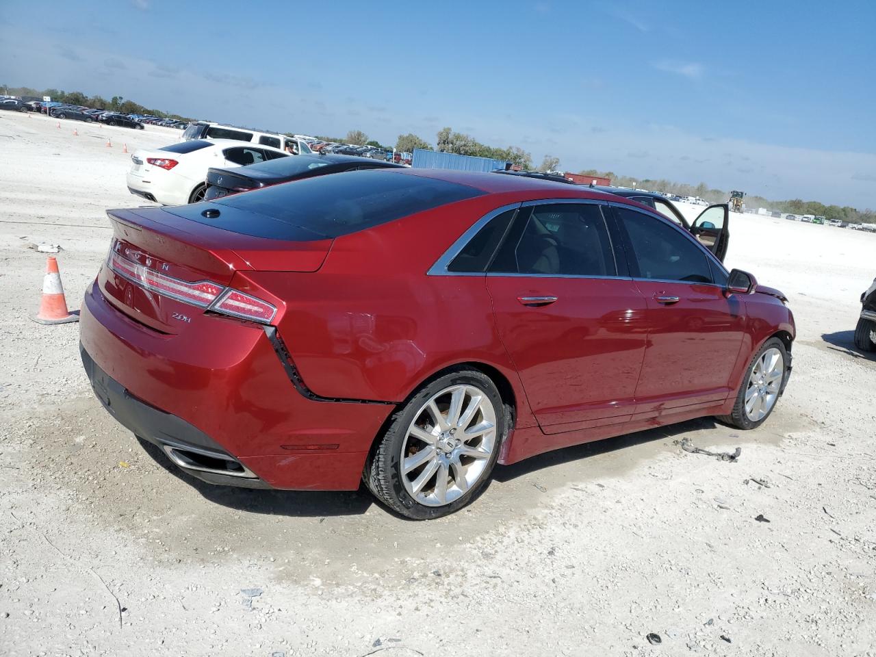 Photo 2 VIN: 3LN6L2LU2FR626598 - LINCOLN MKZ 