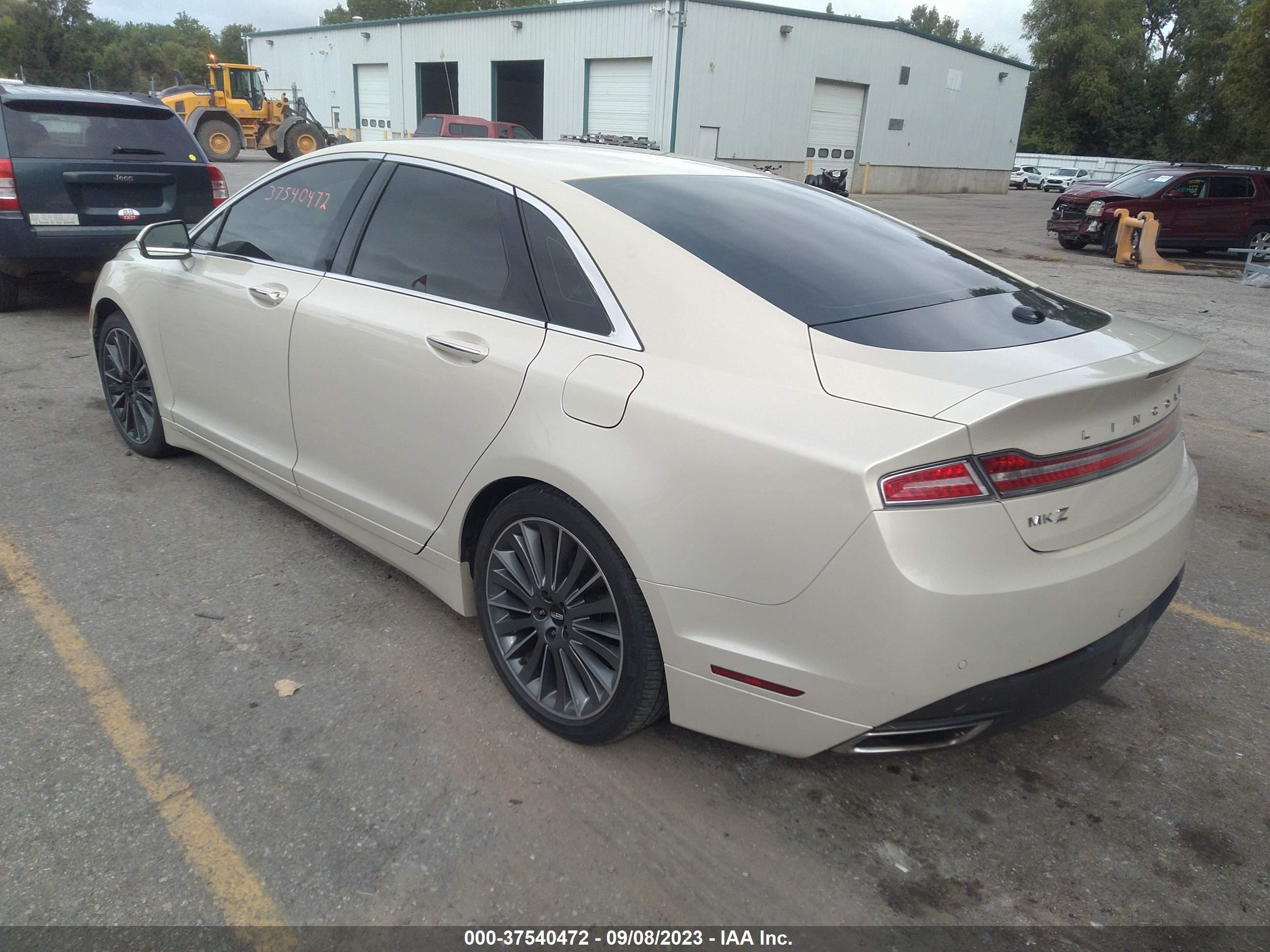 Photo 2 VIN: 3LN6L2LU2GR628899 - LINCOLN MKZ 