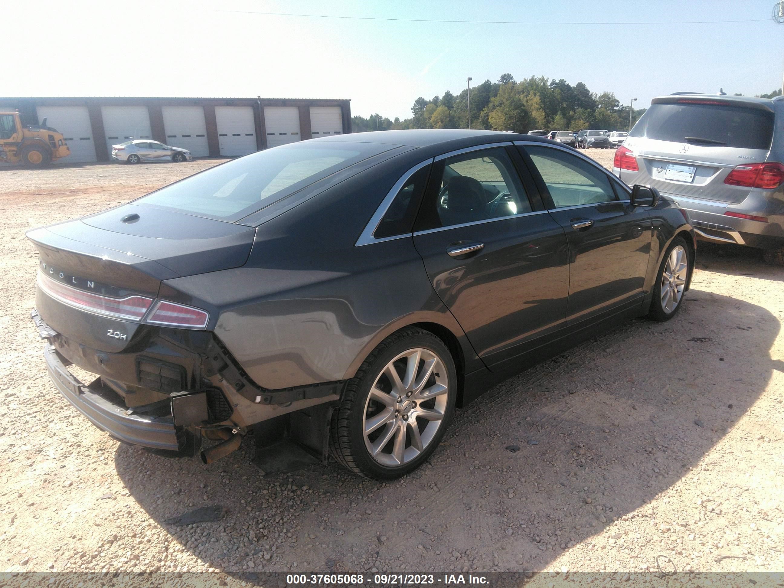 Photo 3 VIN: 3LN6L2LU2GR628983 - LINCOLN MKZ 