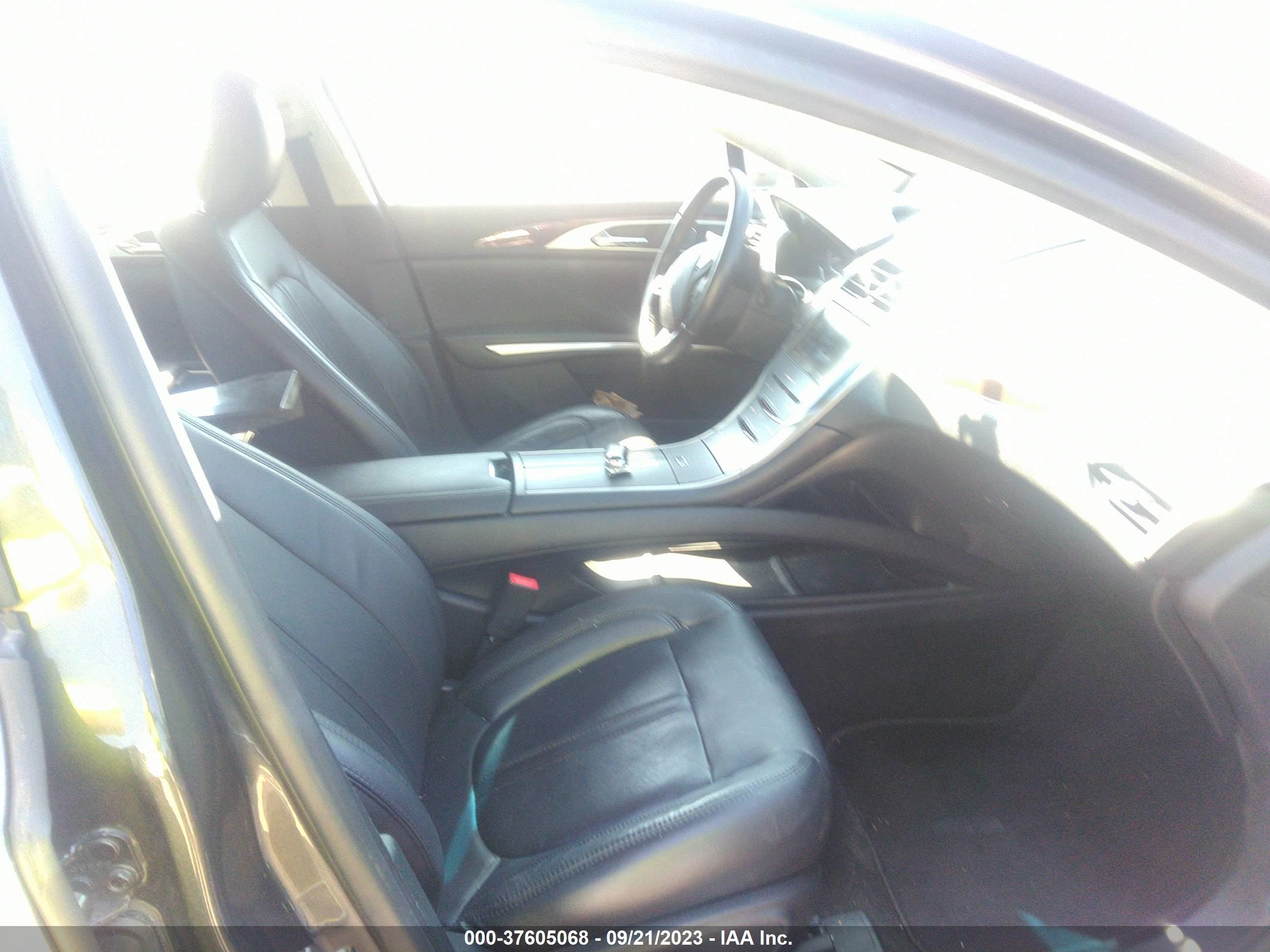 Photo 4 VIN: 3LN6L2LU2GR628983 - LINCOLN MKZ 