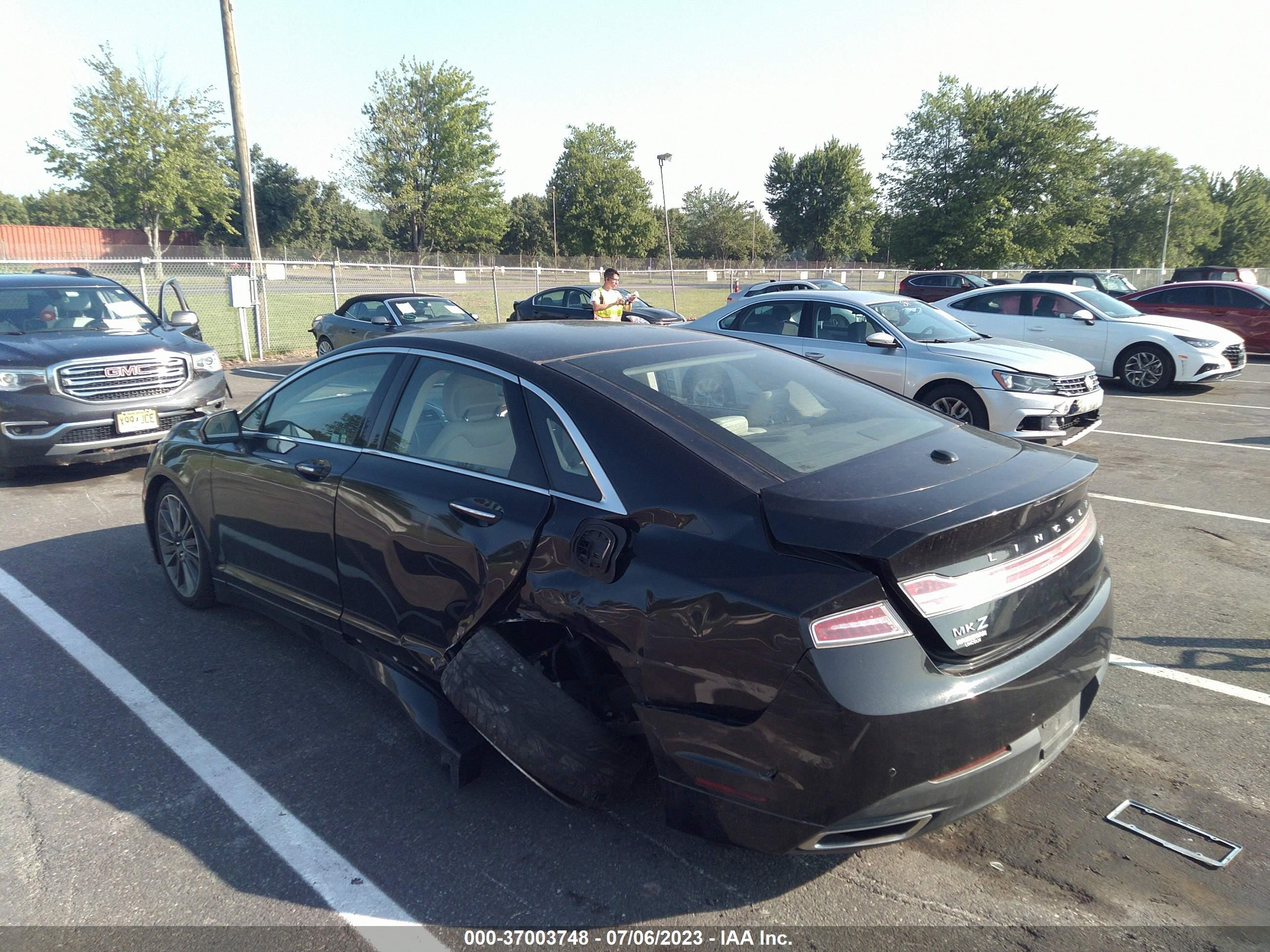 Photo 2 VIN: 3LN6L2LU4FR624433 - LINCOLN MKZ 