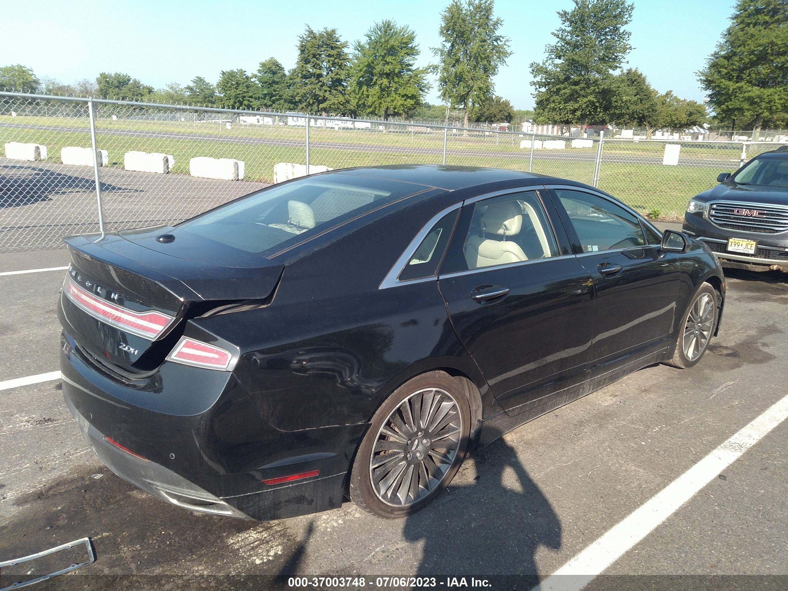 Photo 3 VIN: 3LN6L2LU4FR624433 - LINCOLN MKZ 