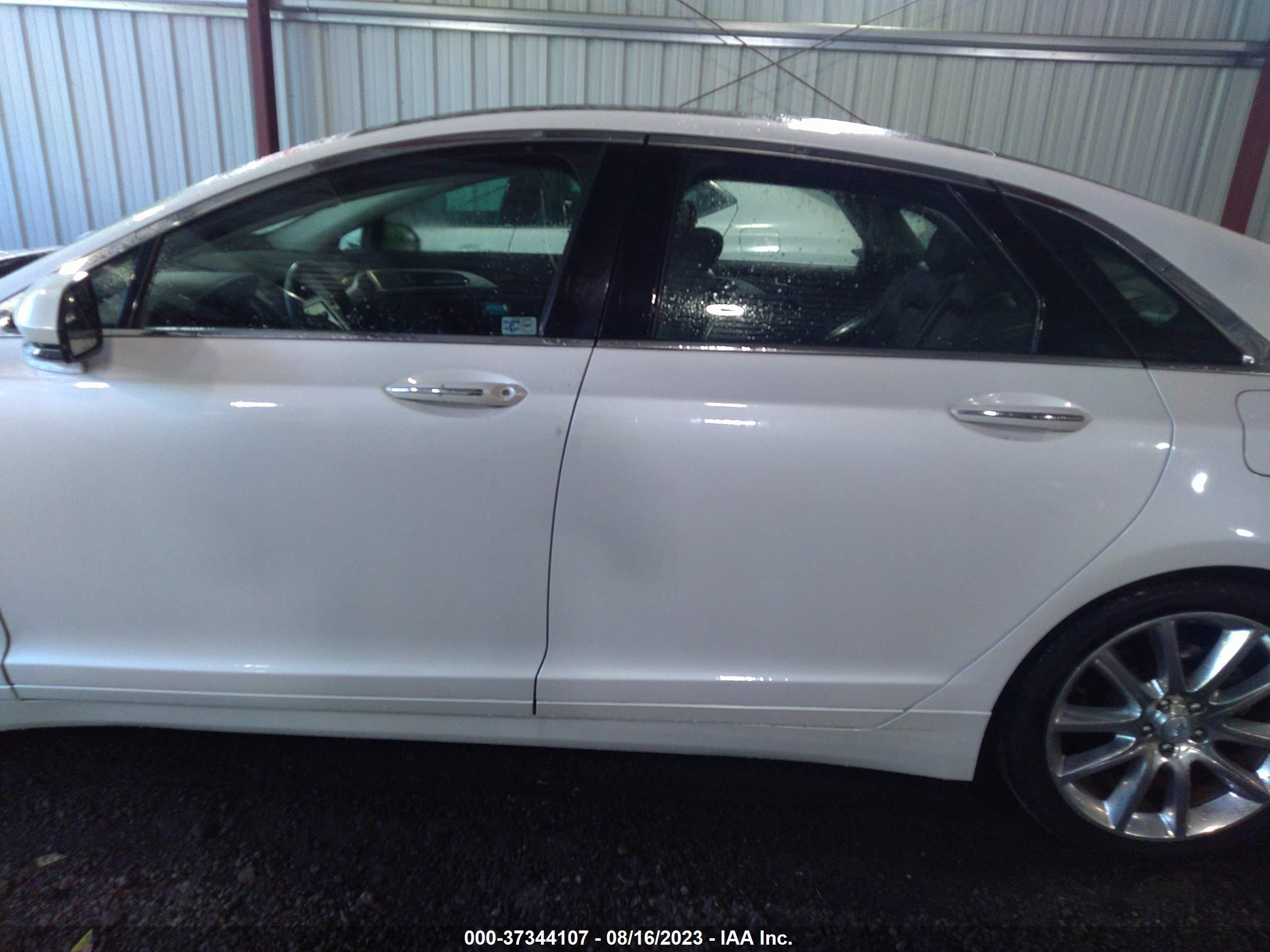 Photo 13 VIN: 3LN6L2LU4GR606337 - LINCOLN MKZ 