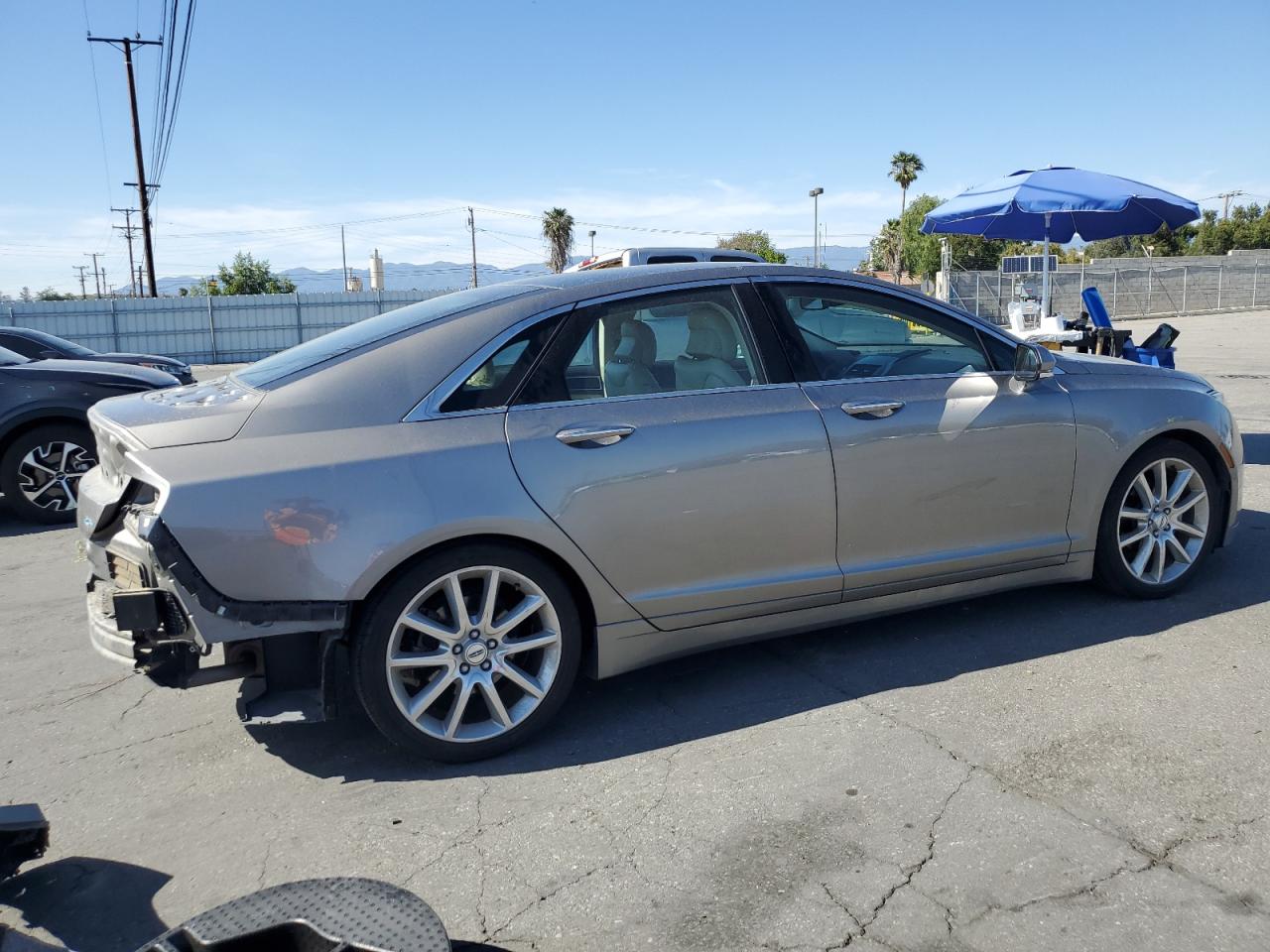 Photo 2 VIN: 3LN6L2LU5FR604577 - LINCOLN MKZ 