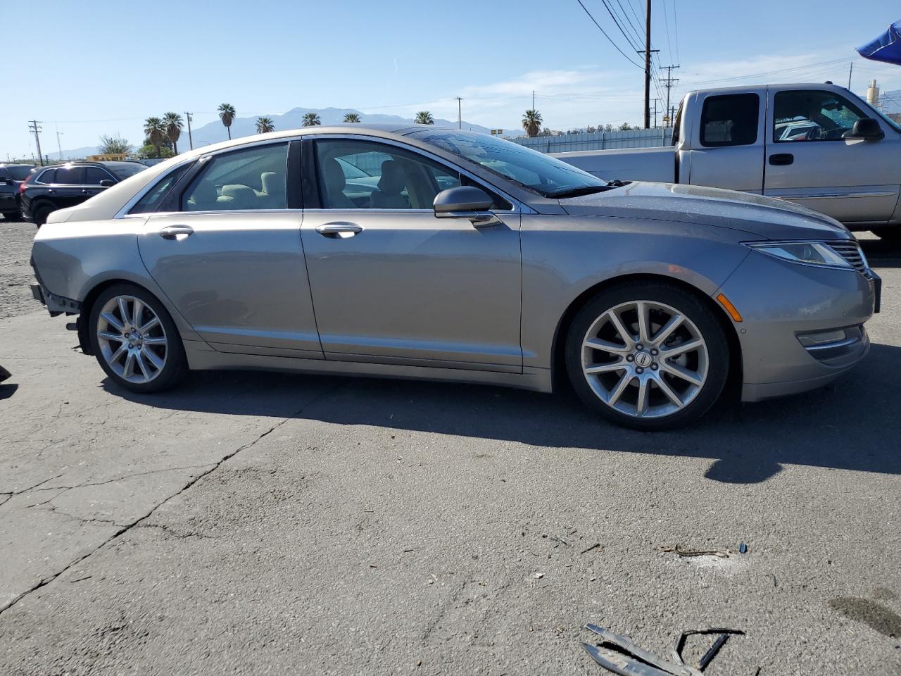 Photo 3 VIN: 3LN6L2LU5FR604577 - LINCOLN MKZ 