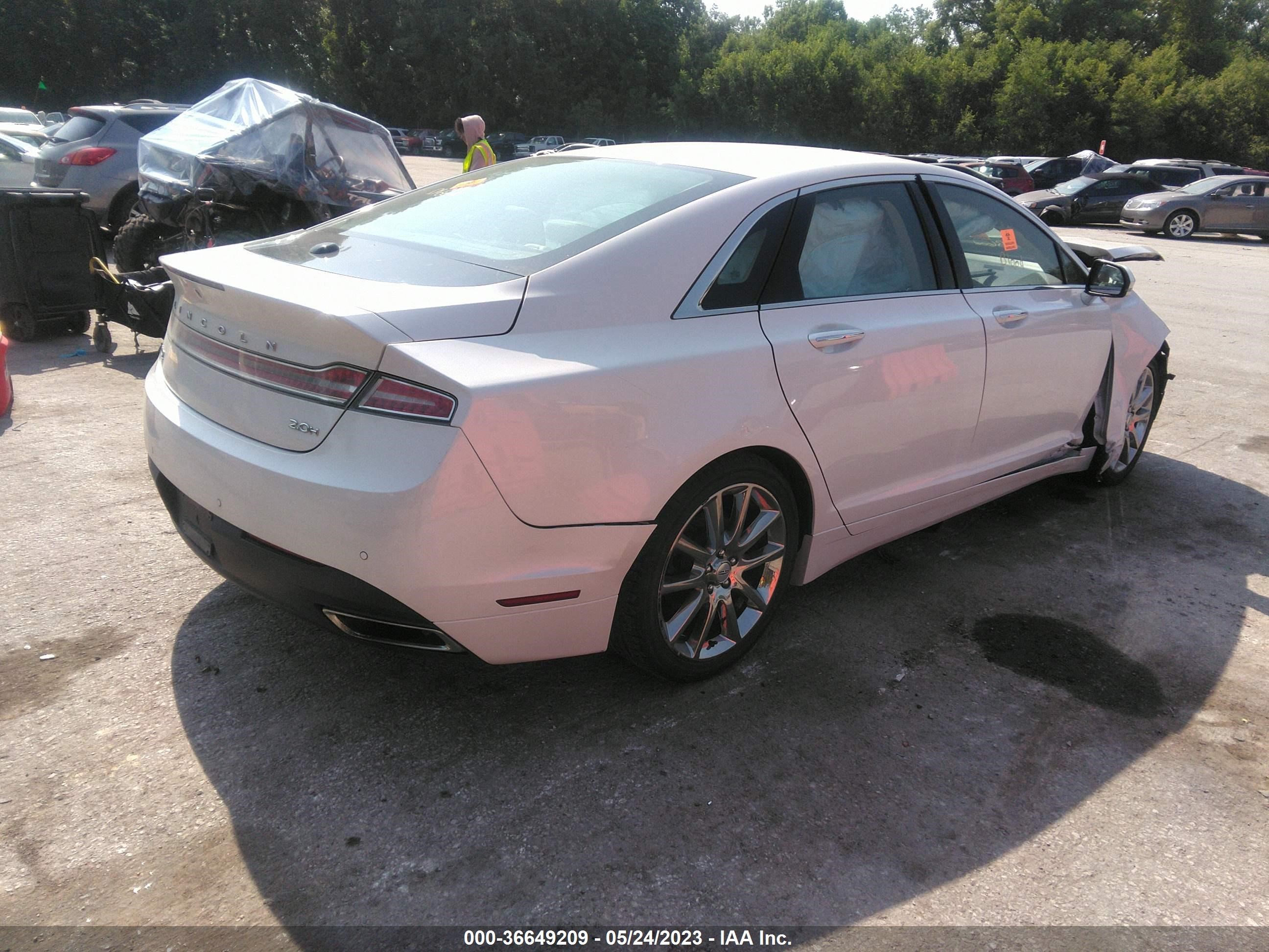 Photo 3 VIN: 3LN6L2LU6FR605883 - LINCOLN MKZ 