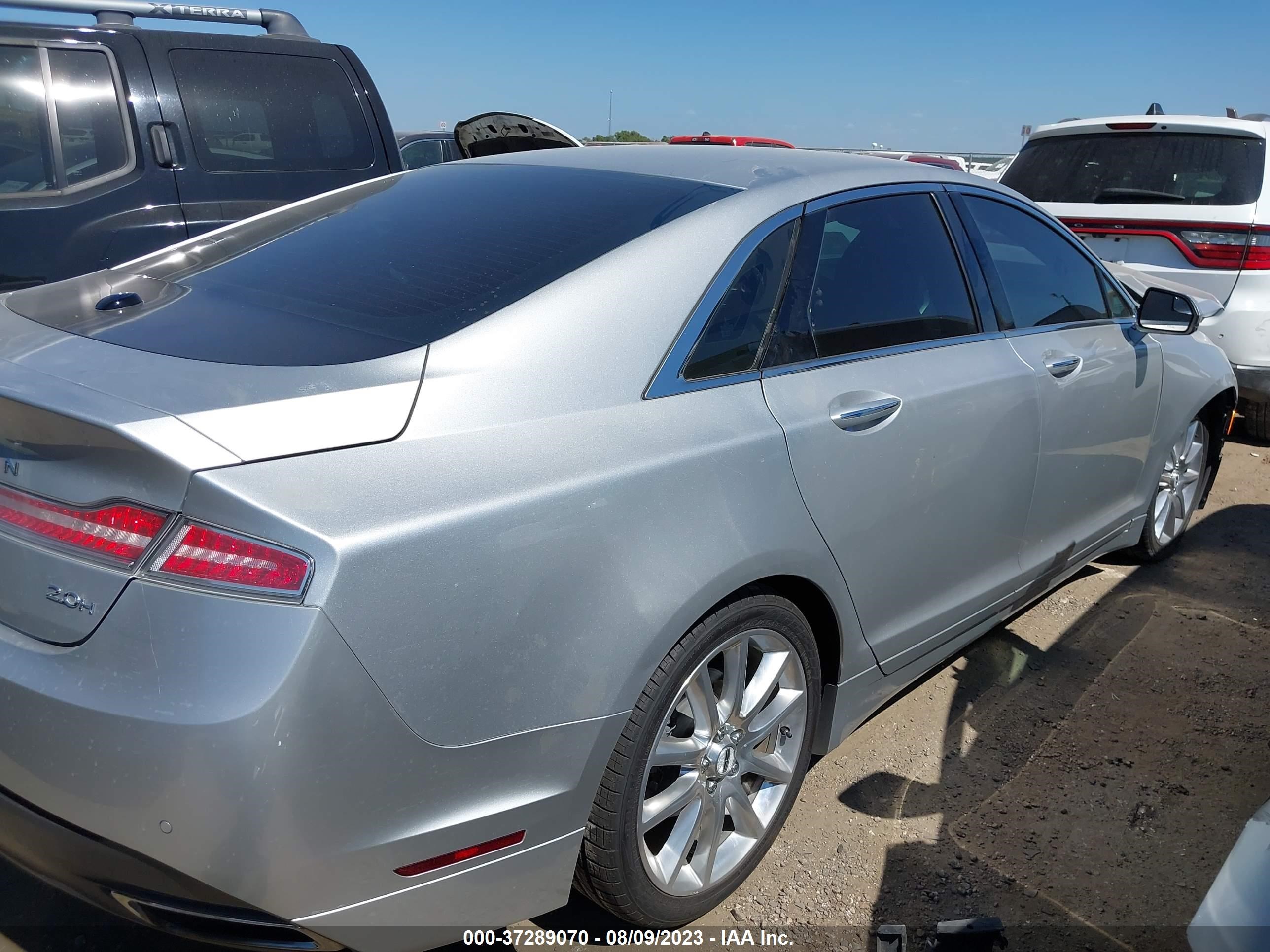 Photo 13 VIN: 3LN6L2LU6GR629974 - LINCOLN MKZ 