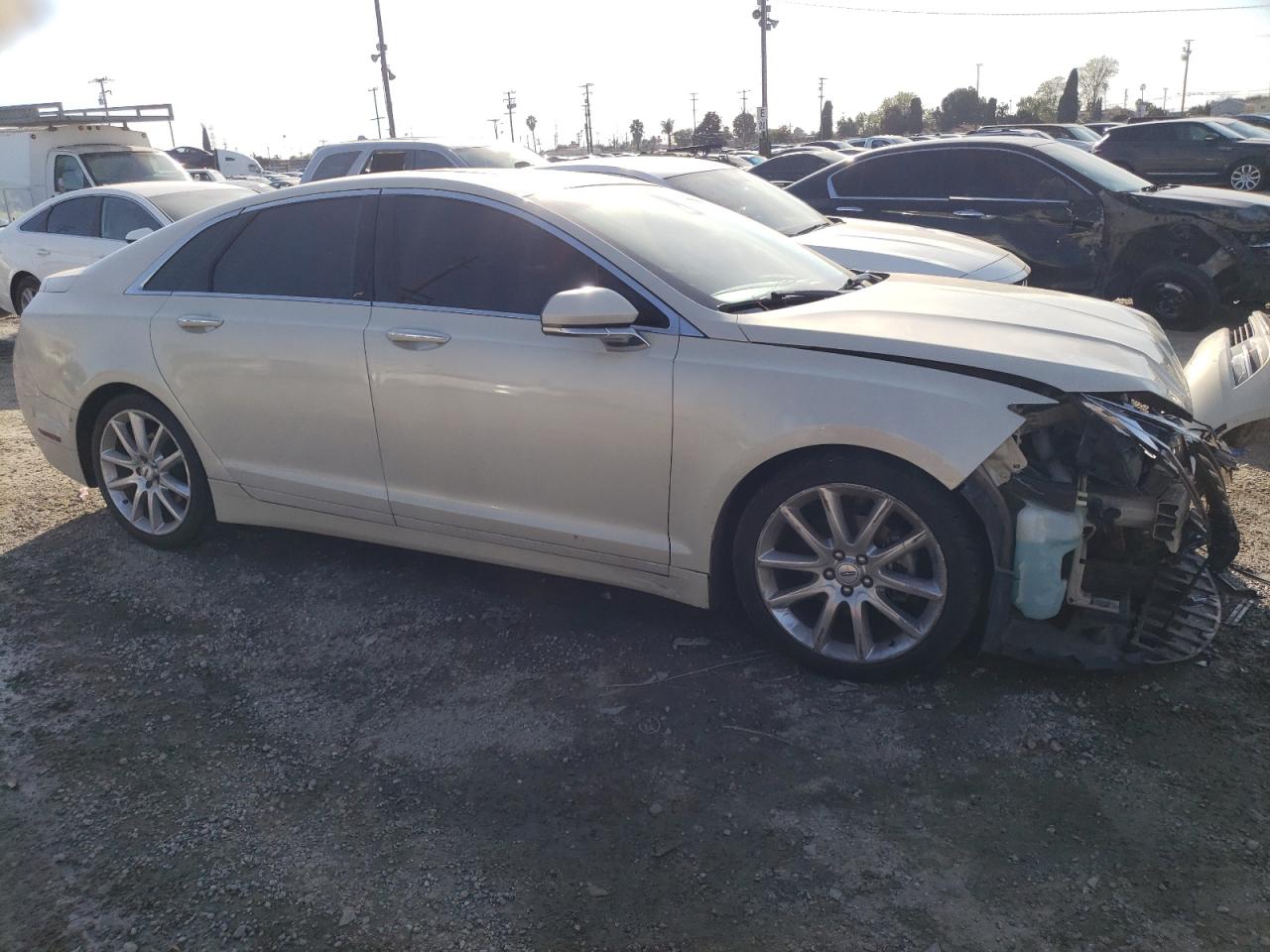 Photo 3 VIN: 3LN6L2LU7FR606606 - LINCOLN MKZ 