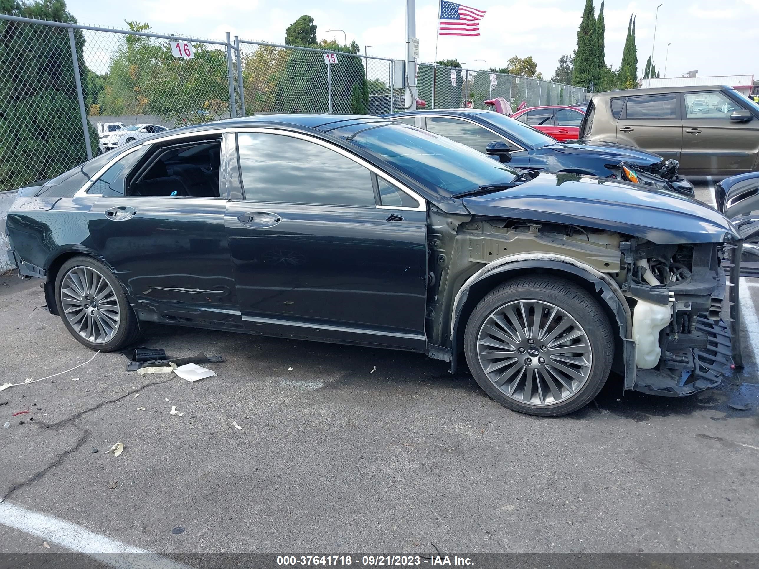 Photo 13 VIN: 3LN6L2LU8DR805645 - LINCOLN MKZ 