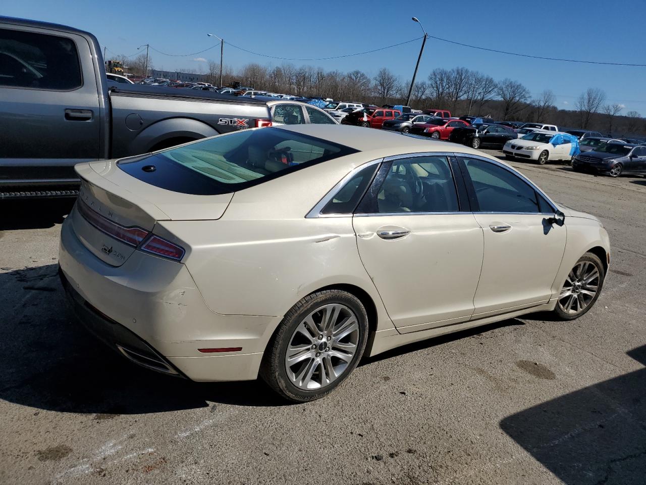 Photo 2 VIN: 3LN6L2LU8ER807915 - LINCOLN MKZ 