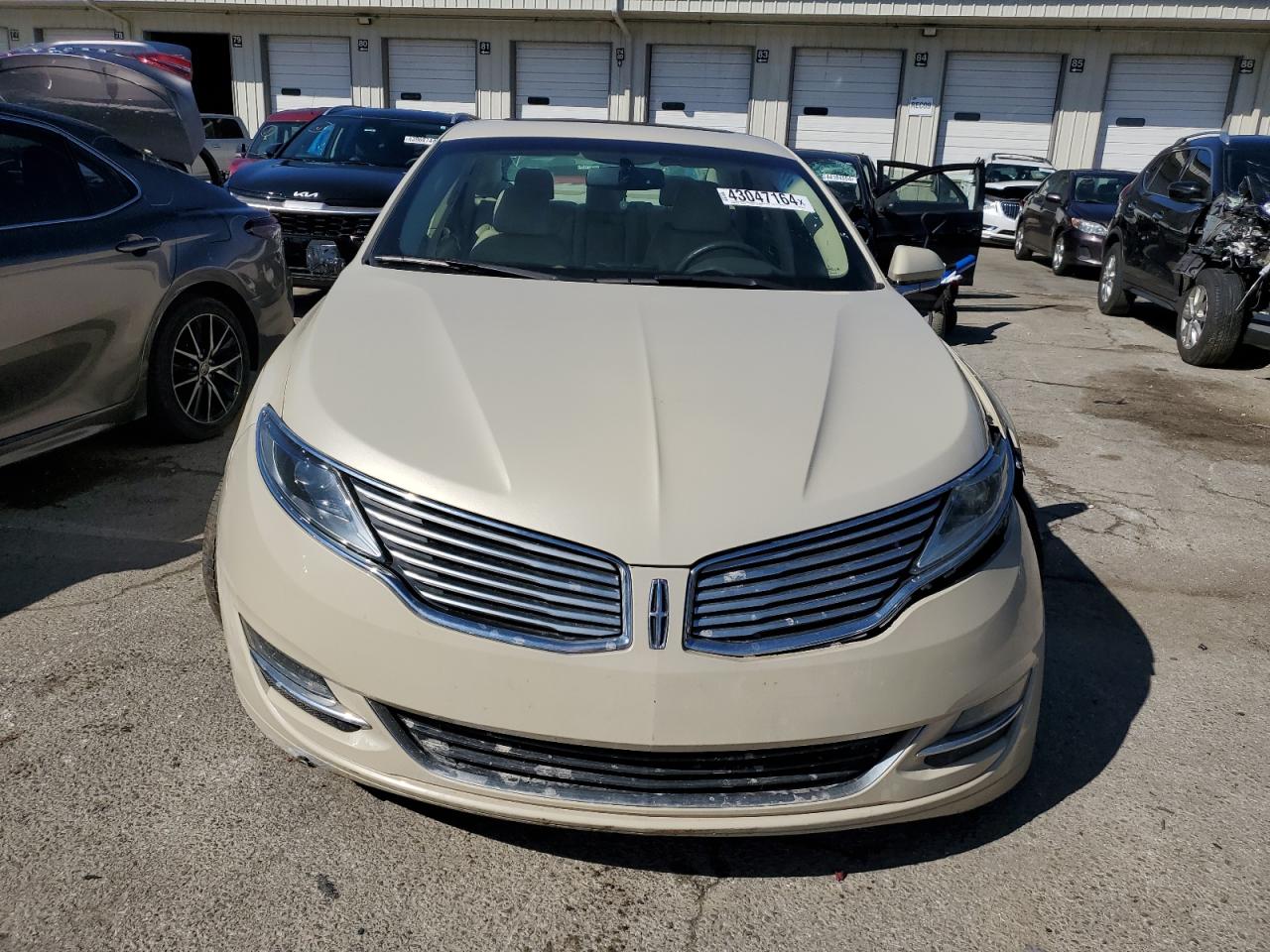 Photo 4 VIN: 3LN6L2LU8ER807915 - LINCOLN MKZ 