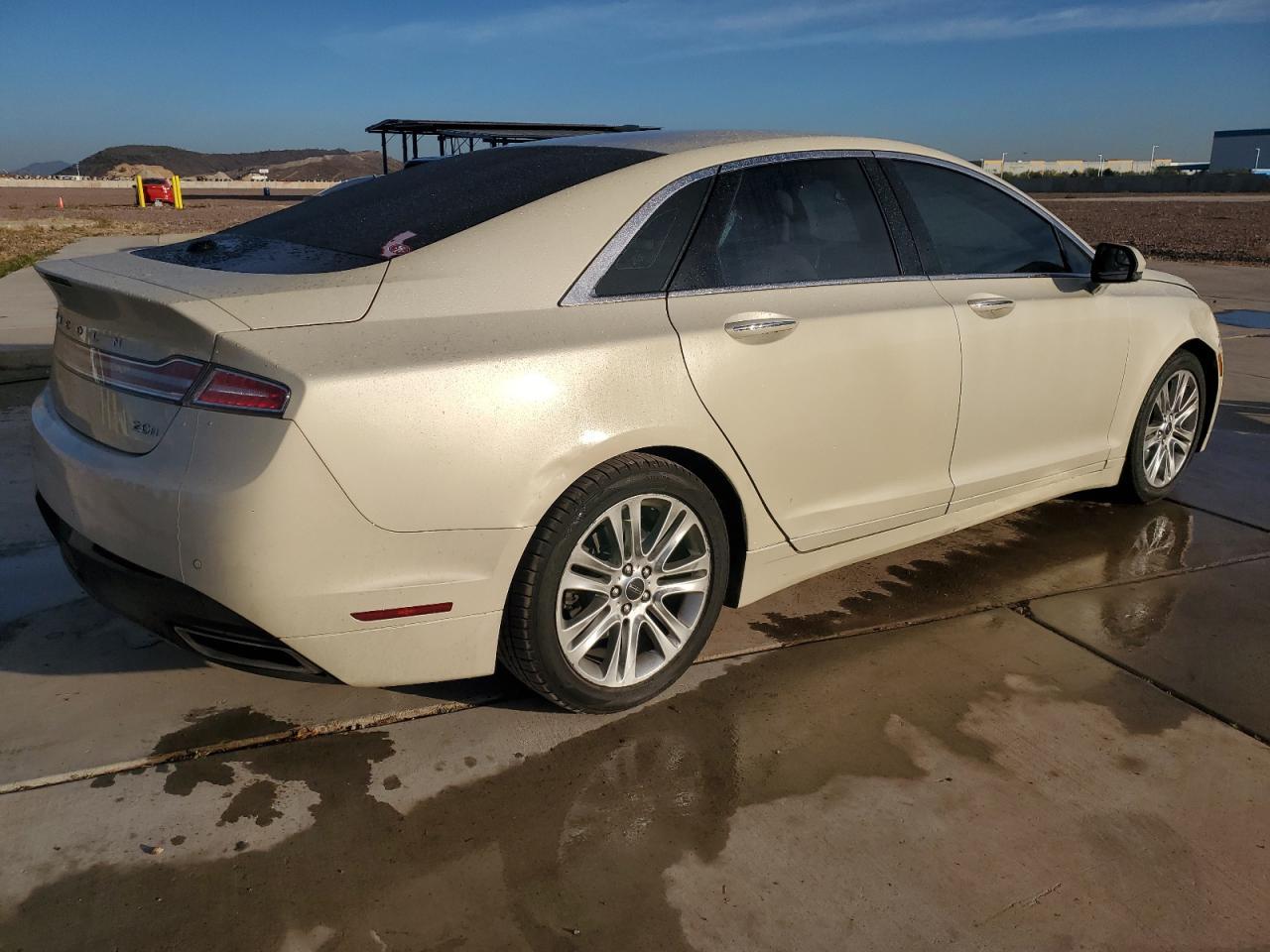 Photo 2 VIN: 3LN6L2LU8FR603228 - LINCOLN MKZ 