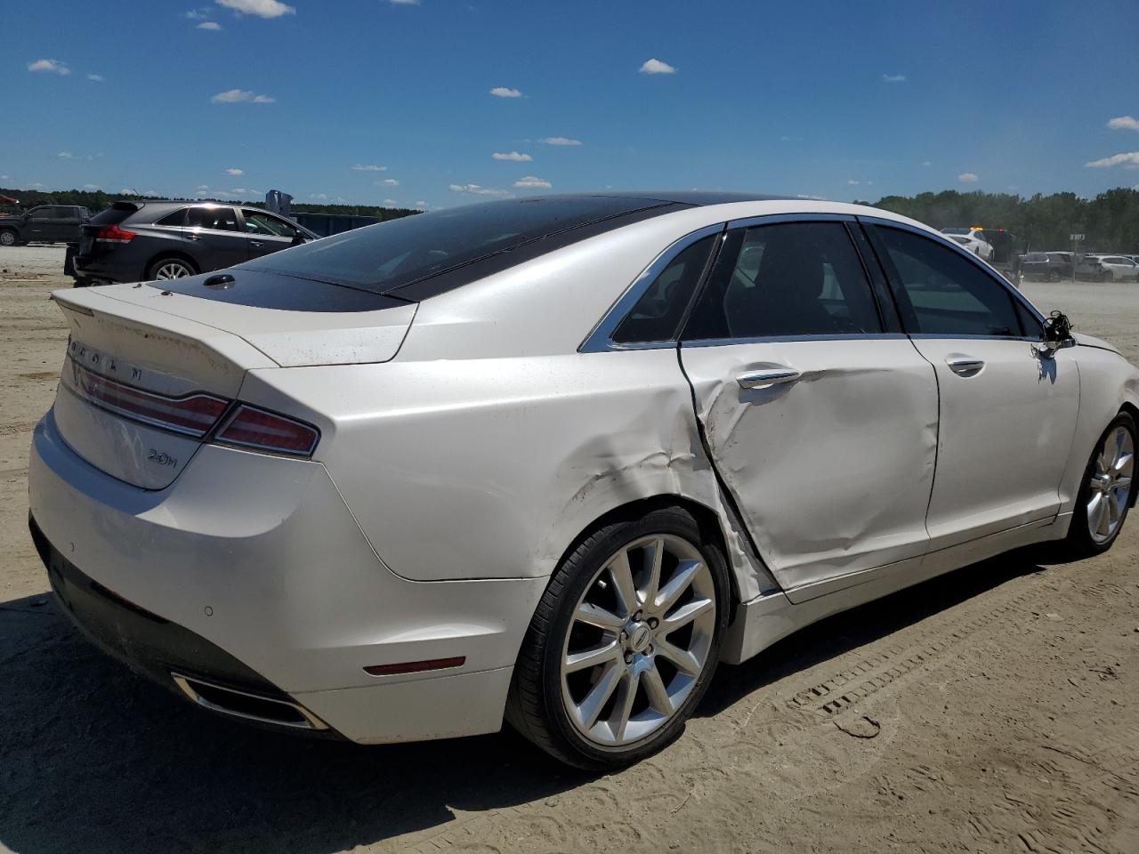 Photo 2 VIN: 3LN6L2LU8GR605109 - LINCOLN MKZ 