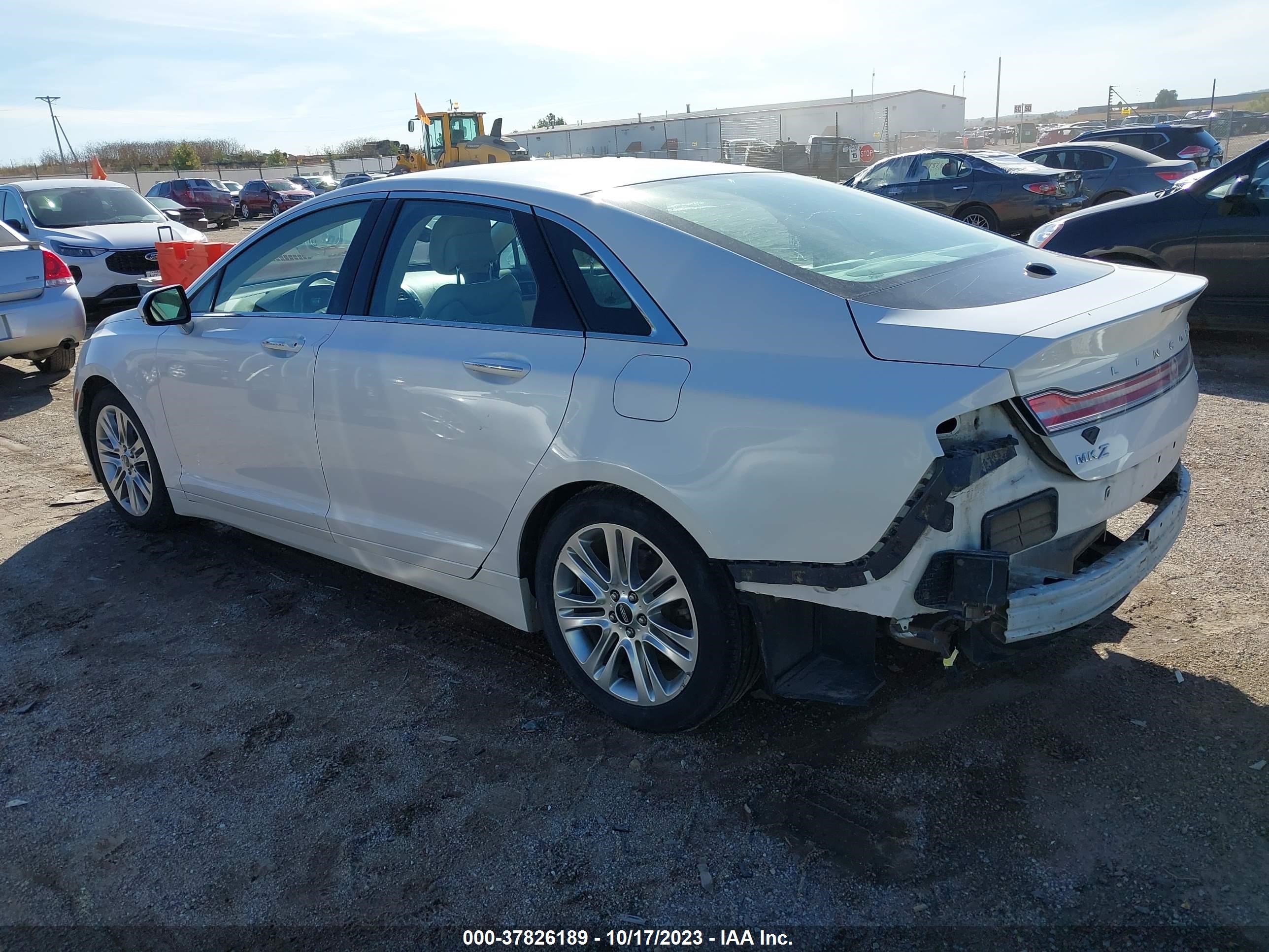 Photo 2 VIN: 3LN6L2LU9ER827624 - LINCOLN MKZ 