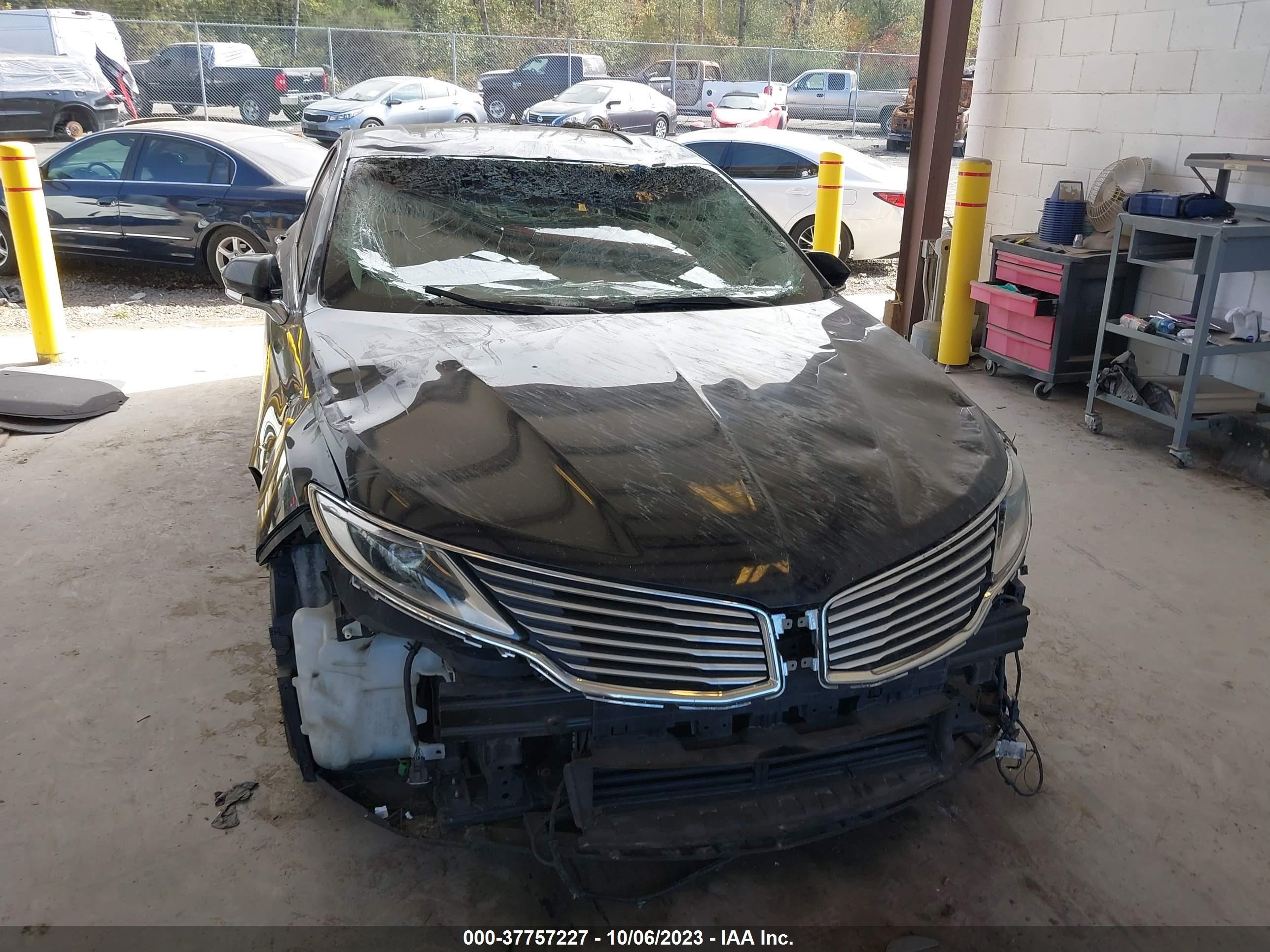 Photo 5 VIN: 3LN6L2LU9FR620863 - LINCOLN MKZ 