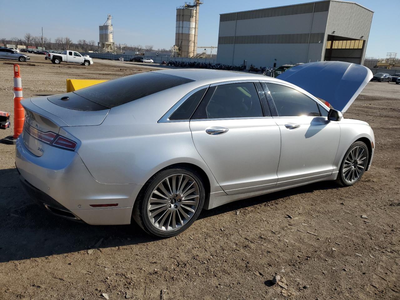 Photo 2 VIN: 3LN6L2LUXER804689 - LINCOLN MKZ 