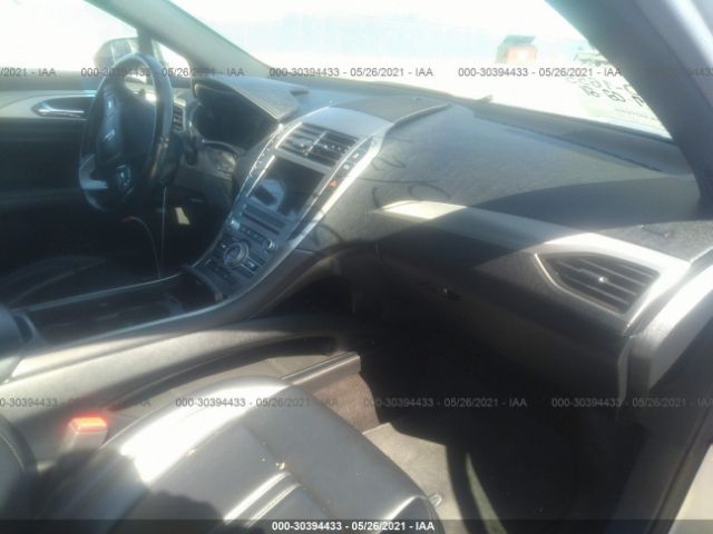 Photo 4 VIN: 3LN6L5A90HR608409 - LINCOLN MKZ 