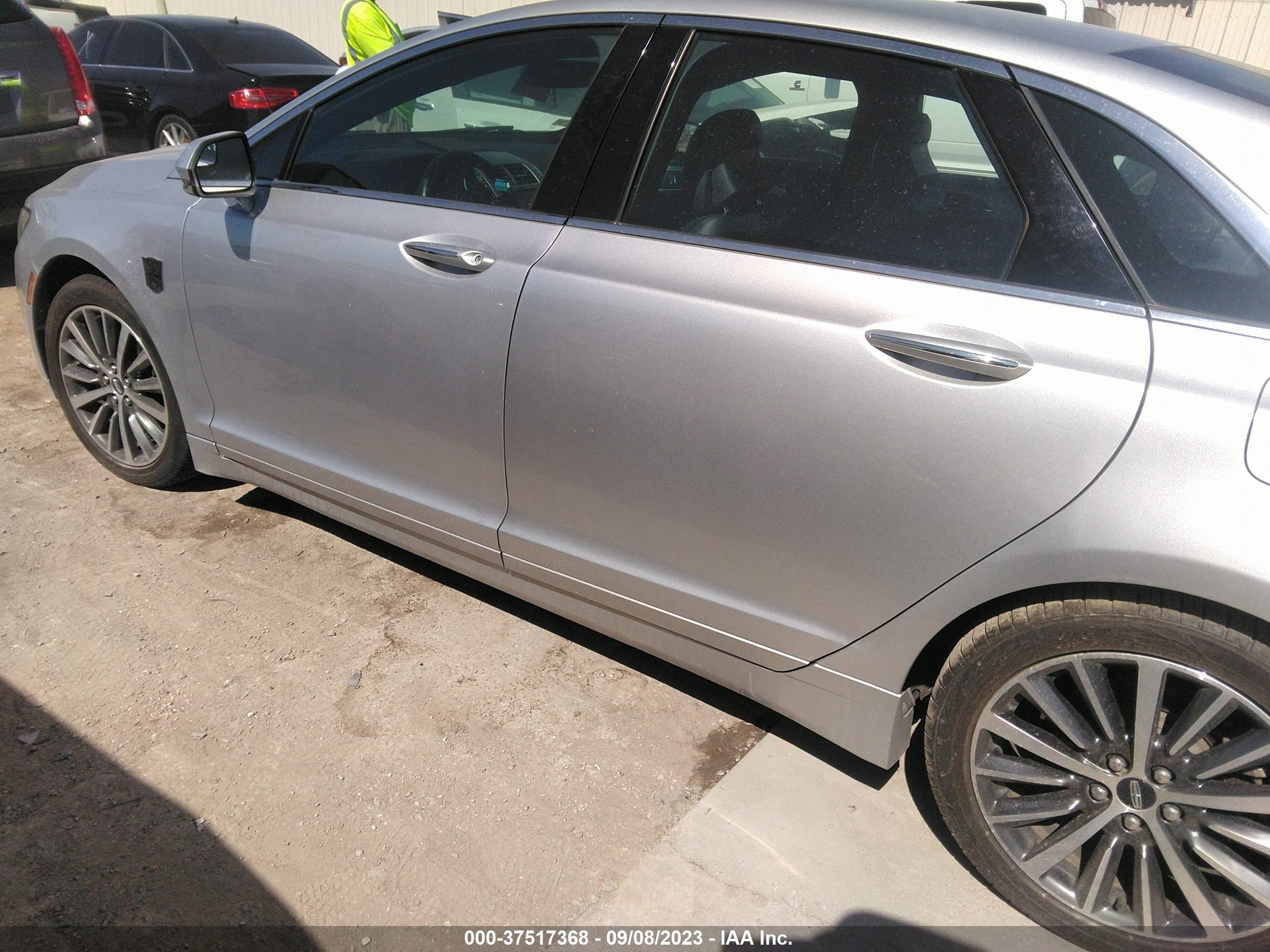 Photo 13 VIN: 3LN6L5A90HR637893 - LINCOLN MKZ 