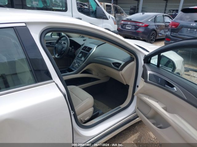 Photo 4 VIN: 3LN6L5A90KR604142 - LINCOLN MKZ 