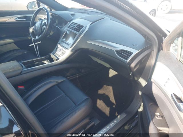 Photo 4 VIN: 3LN6L5A95KR617646 - LINCOLN MKZ 