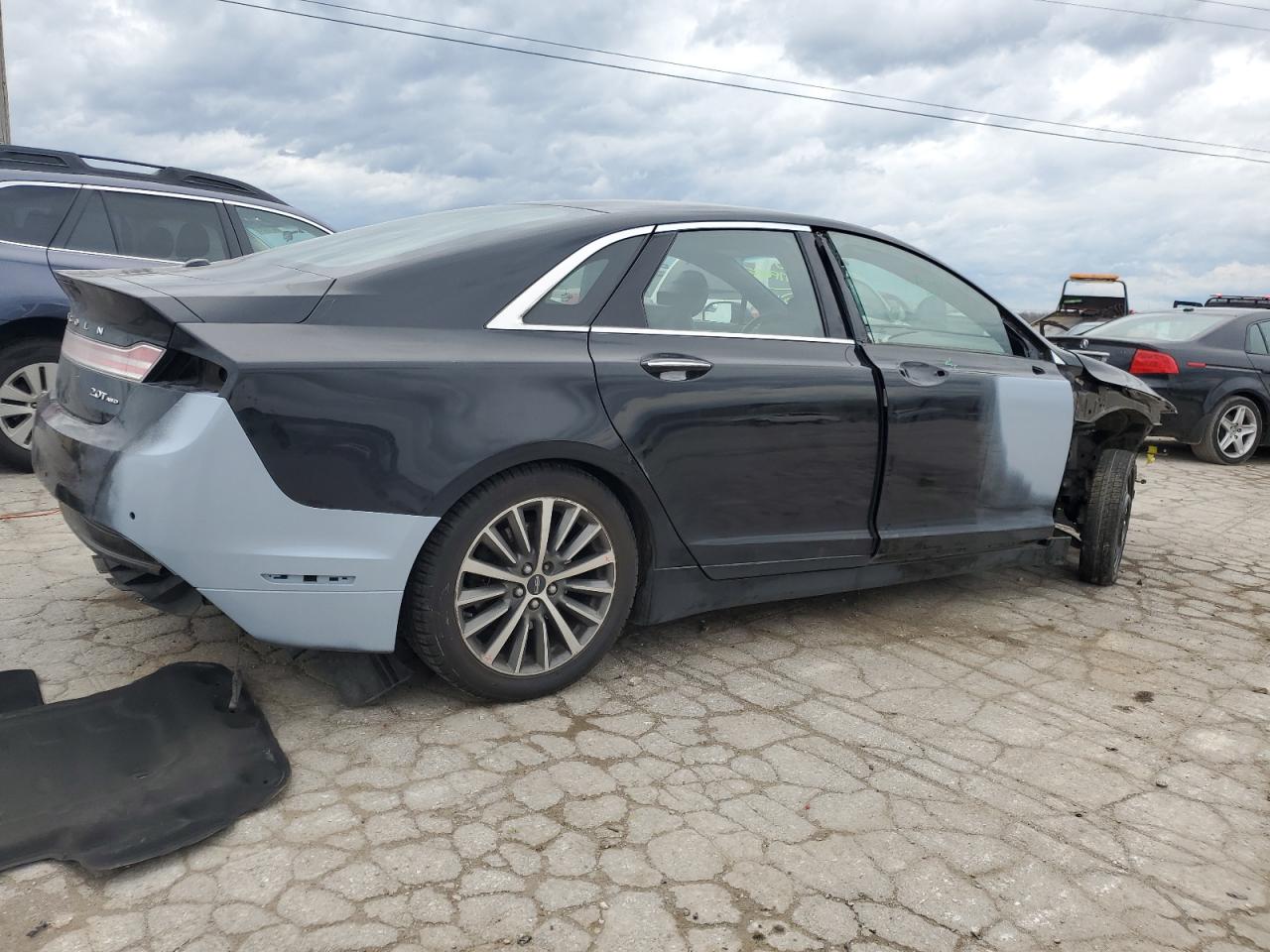 Photo 2 VIN: 3LN6L5B90JR625960 - LINCOLN MKZ 