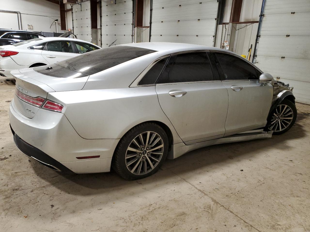 Photo 2 VIN: 3LN6L5D90HR627036 - LINCOLN MKZ 