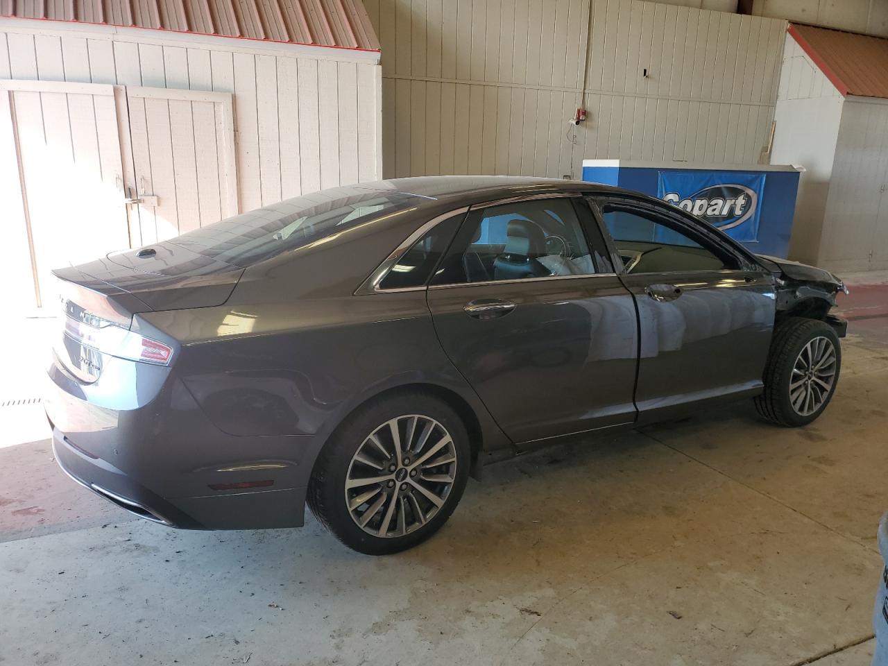 Photo 2 VIN: 3LN6L5D97JR619201 - LINCOLN MKZ 