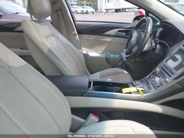 Photo 4 VIN: 3LN6L5E92HR665060 - LINCOLN MKZ 