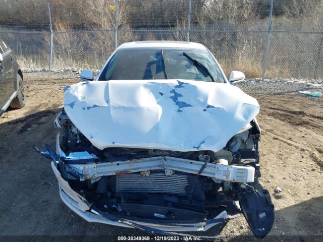 Photo 5 VIN: 3LN6L5E9XHR609500 - LINCOLN MKZ 