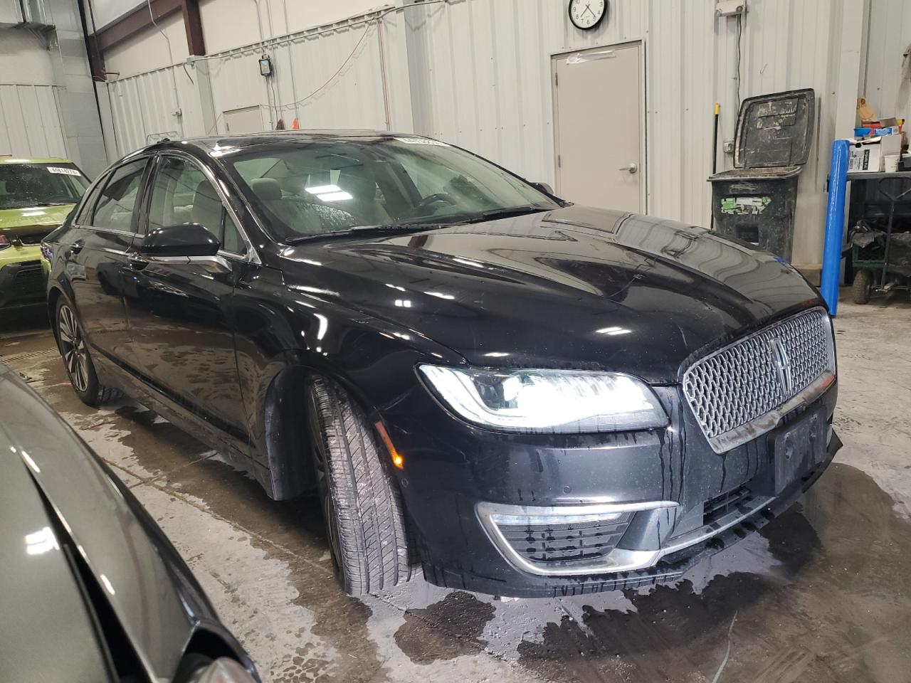 Photo 3 VIN: 3LN6L5F92LR619820 - LINCOLN MKZ 