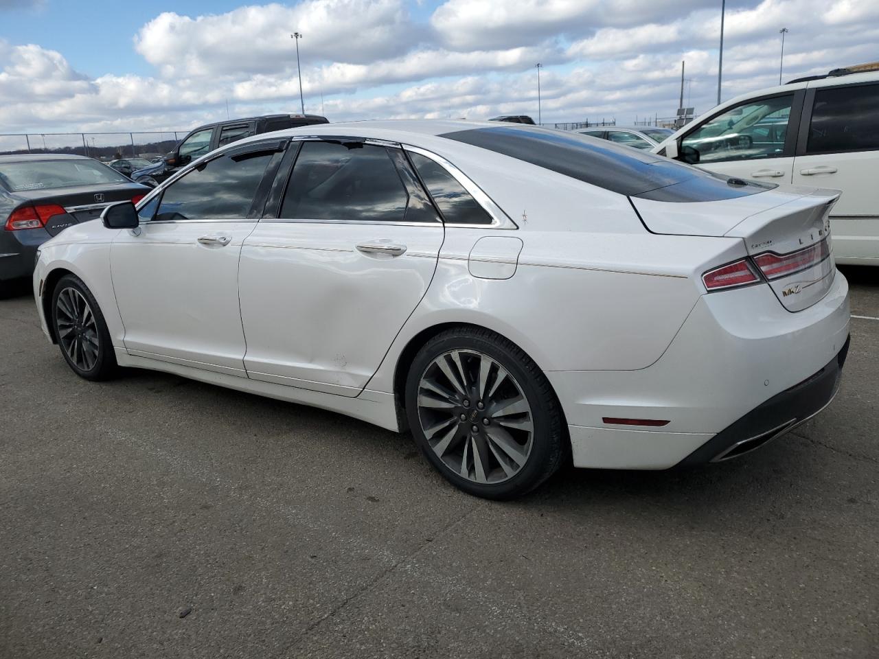 Photo 1 VIN: 3LN6L5F95JR607769 - LINCOLN MKZ 