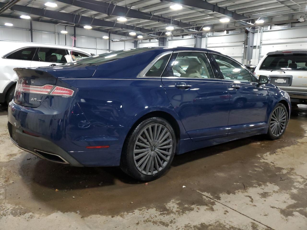 Photo 2 VIN: 3LN6L5FC8JR603789 - LINCOLN MKZ 